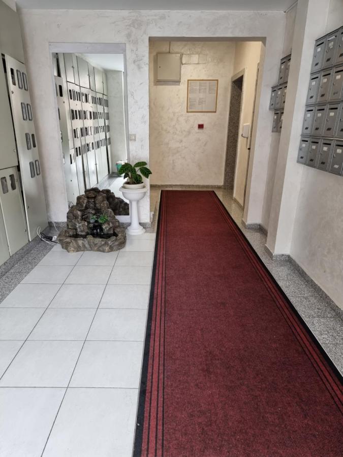 One Bedroom Centre Apartment Подгорица Экстерьер фото