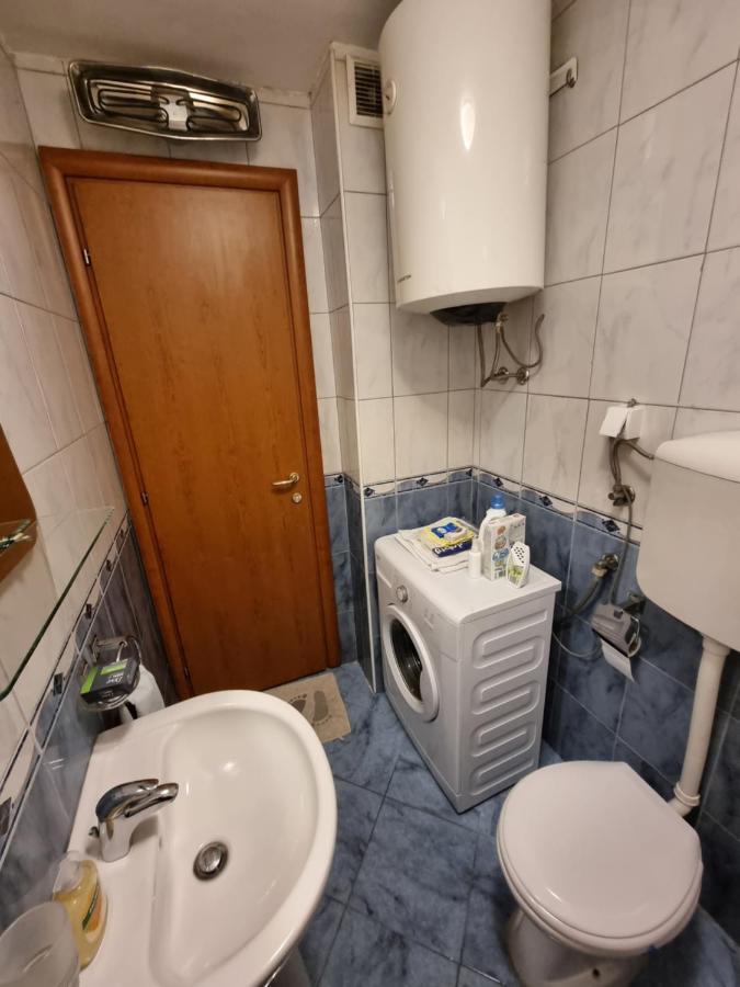 One Bedroom Centre Apartment Подгорица Экстерьер фото